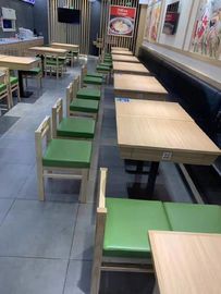 Стиль будочки ресторана твердой древесины обедая установленные сбережения космоса таблицы и стула