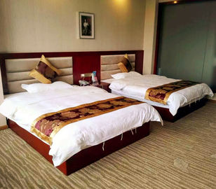 Коммерчески наборы мебели спальни гостиницы с стульями двуспальной кровати и таблицы