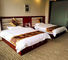 Коммерчески наборы мебели спальни гостиницы с стульями двуспальной кровати и таблицы